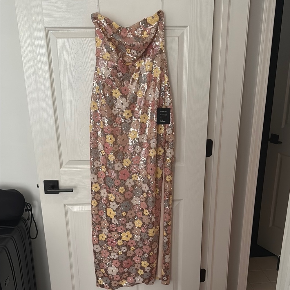 New With Tags Lulus Pazzi Gold Floral Sequin Strapless Column Maxi Dress